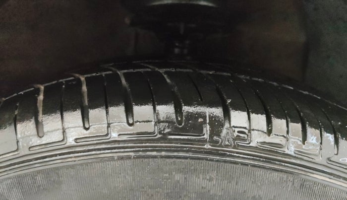 2015 Hyundai Grand i10 SPORTZ 1.2 KAPPA VTVT, Petrol, Manual, 1,38,176 km, Right Front Tyre Tread