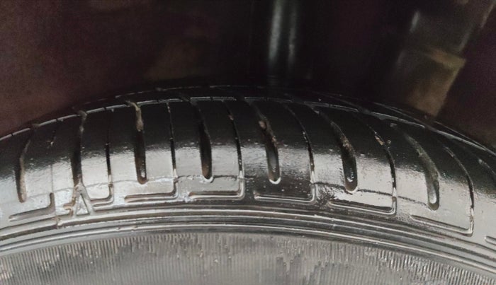 2015 Hyundai Grand i10 SPORTZ 1.2 KAPPA VTVT, Petrol, Manual, 1,38,176 km, Left Rear Tyre Tread