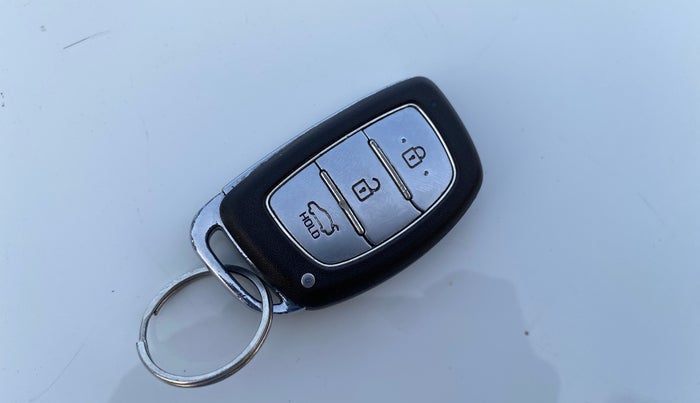 2015 Hyundai Grand i10 ASTA AT 1.2 KAPPA VTVT, Petrol, Automatic, 30,808 km, Key Close Up