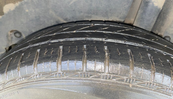 2012 Maruti Swift Dzire VXI, Petrol, Manual, 89,189 km, Left Rear Tyre Tread