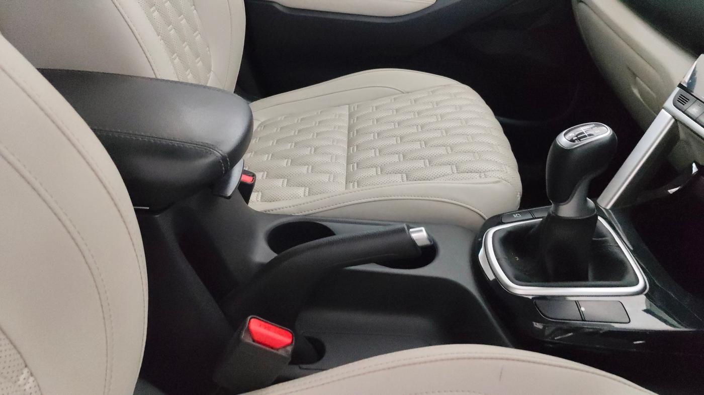 2023 KIA SELTOS HTX PETROL 1.5, Petrol, Manual, 21,017 km, Gear Lever