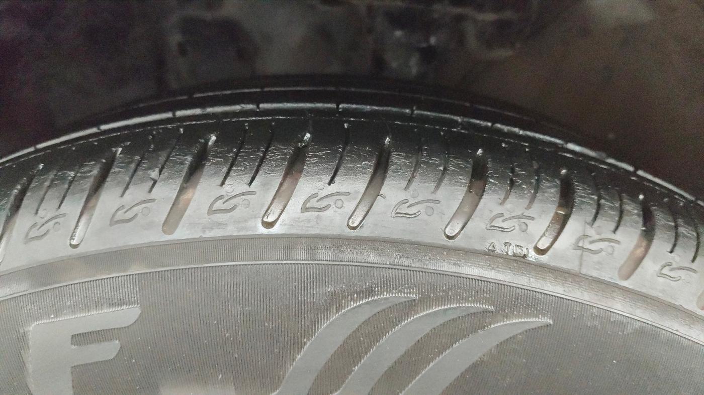 2019 Hyundai VENUE SX PLUS 1.0 TURBO DCT, Petrol, Automatic, 1,15,923 km, Left Front Tyre Tread