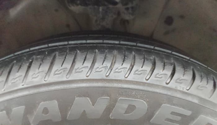 2019 Hyundai VENUE SX PLUS 1.0 TURBO DCT, Petrol, Automatic, 1,15,882 km, Right Front Tyre Tread