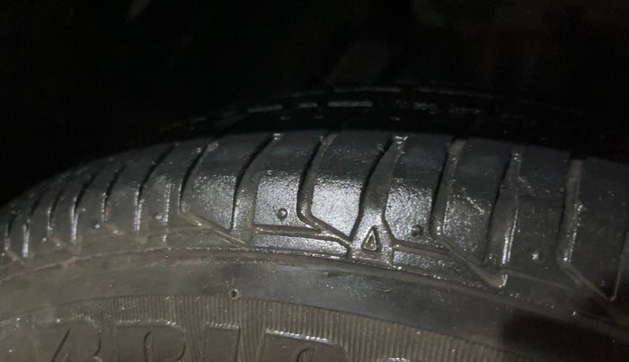 2022 Tata Tiago XM CNG, CNG, Manual, 84,677 km, Right Front Tyre Tread