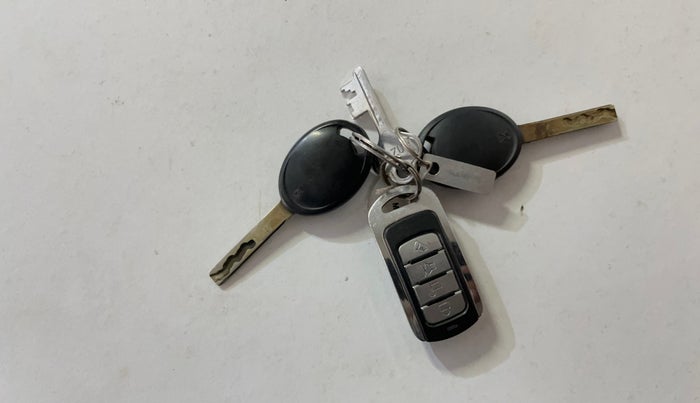 2022 Tata Tiago XM CNG, CNG, Manual, 84,677 km, Key Close Up