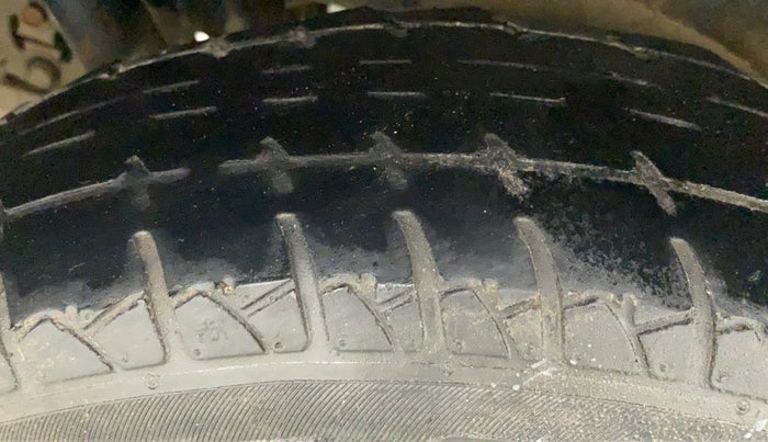 2016 Maruti Wagon R 1.0 LXI CNG, CNG, Manual, 87,498 km, Right Rear Tyre Tread