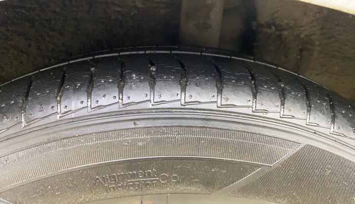 2018 Hyundai NEW SANTRO SPORTZ AMT, CNG, Automatic, 24,480 km, Left Rear Tyre Tread