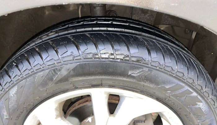 2018 Honda Amaze 1.2L I-VTEC V CVT, Petrol, Automatic, 31,298 km, Right Front Tyre Tread