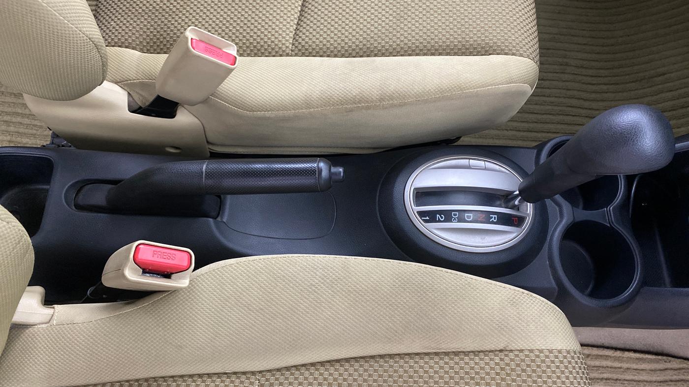 2015 Honda Brio VX AT, Petrol, Automatic, 72,594 km, Gear Lever