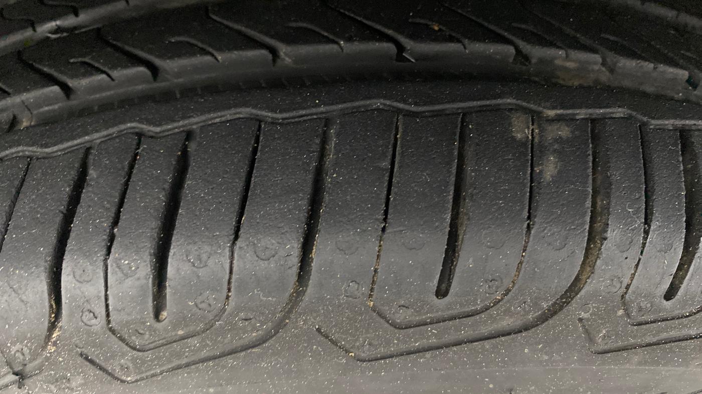 2015 Honda Brio VX AT, Petrol, Automatic, 72,594 km, Left Front Tyre Tread