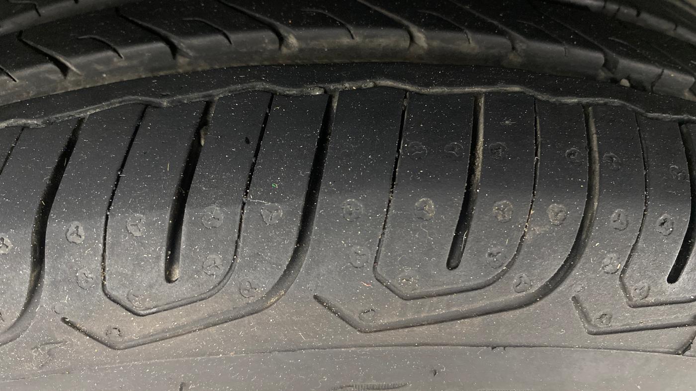2015 Honda Brio VX AT, Petrol, Automatic, 72,594 km, Left Rear Tyre Tread