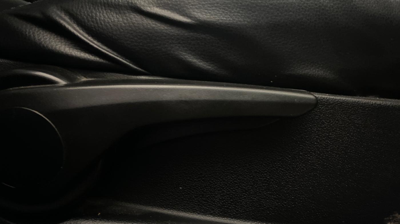 2018 Tata NEXON XZ PLUS PETROL, Petrol, Manual, 84,572 km, Driver Side Adjustment Panel