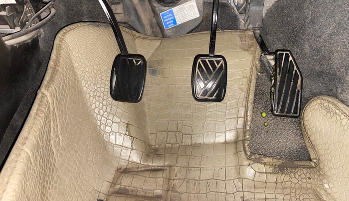 2017 Maruti Baleno DELTA PETROL 1.2, CNG, Manual, 1,24,815 km, Pedals