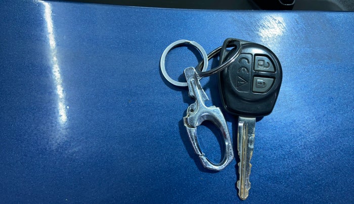 2017 Maruti Baleno DELTA PETROL 1.2, CNG, Manual, 1,24,815 km, Key Close Up