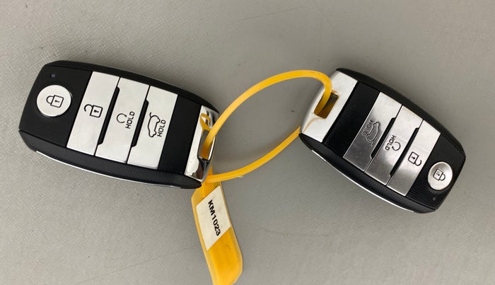 2022 KIA CARENS LUXURY PLUS 1.5 DIESEL AT 7 STR, Diesel, Automatic, 83,166 km, Key Close Up