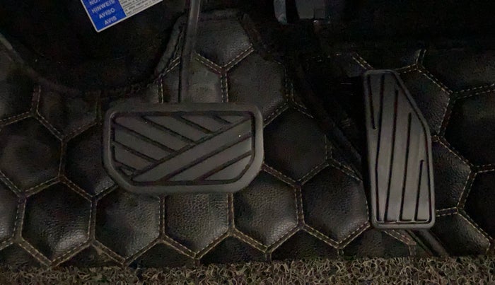 2019 Maruti Swift VXI AMT, Petrol, Automatic, 33,594 km, Pedals