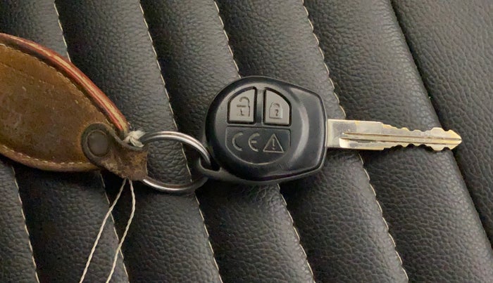 2019 Maruti Swift VXI AMT, Petrol, Automatic, 33,594 km, Key Close Up