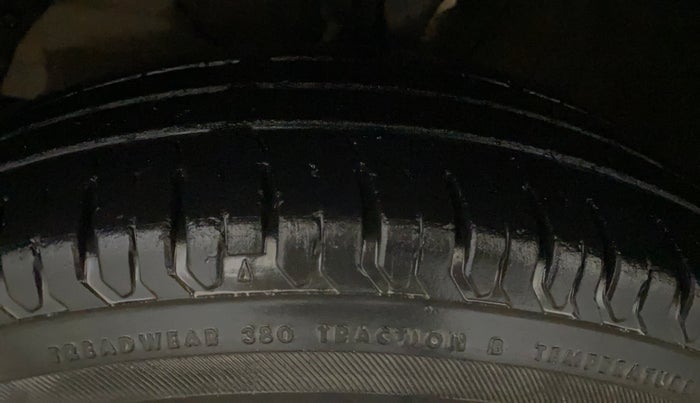 2019 Maruti Swift VXI AMT, Petrol, Automatic, 33,594 km, Left Front Tyre Tread