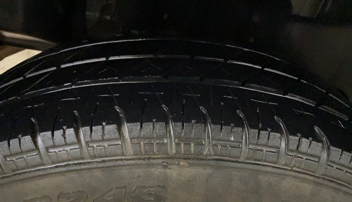 2019 Maruti Swift VXI AMT, Petrol, Automatic, 33,594 km, Right Rear Tyre Tread