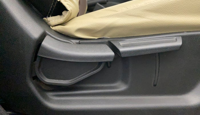 2019 Hyundai VENUE SX 1.0 TURBO, Petrol, Manual, 93,062 km, Driver Side Adjustment Panel