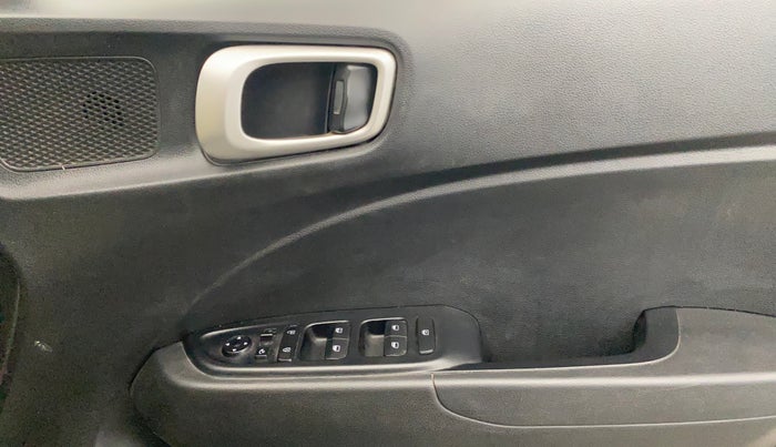 2019 Hyundai VENUE SX 1.0 TURBO, Petrol, Manual, 93,062 km, Driver Side Door Panels Control