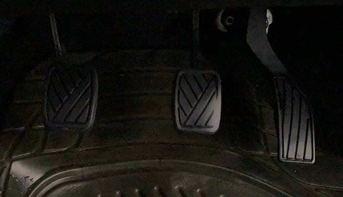 2016 Maruti Swift VXI, Petrol, Manual, 67,042 km, Pedals
