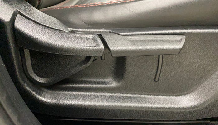 2023 KIA SONET HTX 1.5 AT, Diesel, Automatic, 17,495 km, Driver Side Adjustment Panel