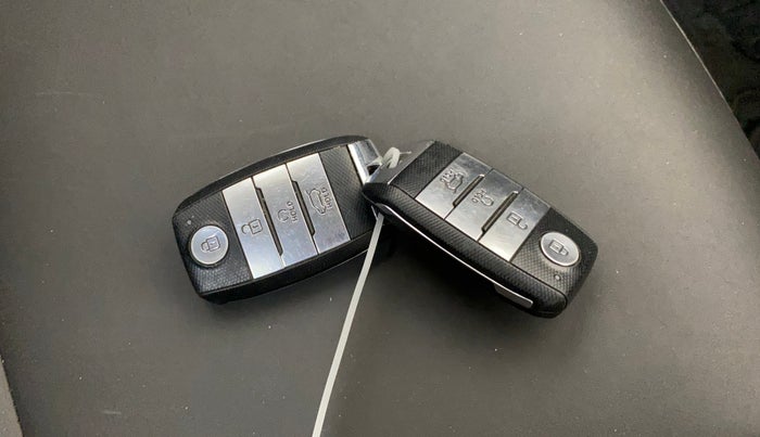 2023 KIA SONET HTX 1.5 AT, Diesel, Automatic, 17,495 km, Key Close Up