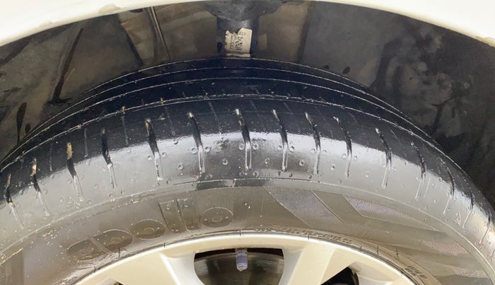 2023 Skoda SLAVIA AMBITION 1.0L TSI MT, Petrol, Manual, 40,443 km, Right Front Tyre Tread