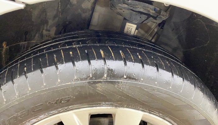 2023 Skoda SLAVIA AMBITION 1.0L TSI MT, Petrol, Manual, 40,443 km, Left Front Tyre Tread