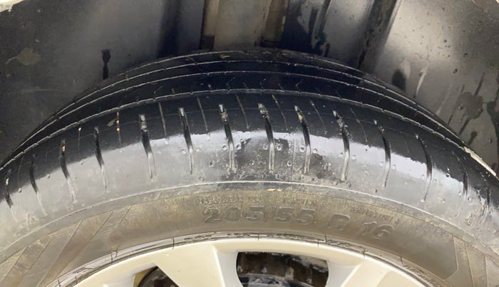 2023 Skoda SLAVIA AMBITION 1.0L TSI MT, Petrol, Manual, 40,443 km, Right Rear Tyre Tread