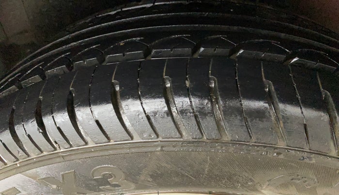 2015 Volkswagen Polo TRENDLINE 1.2L PETROL, Petrol, Manual, 96,931 km, Left Rear Tyre Tread