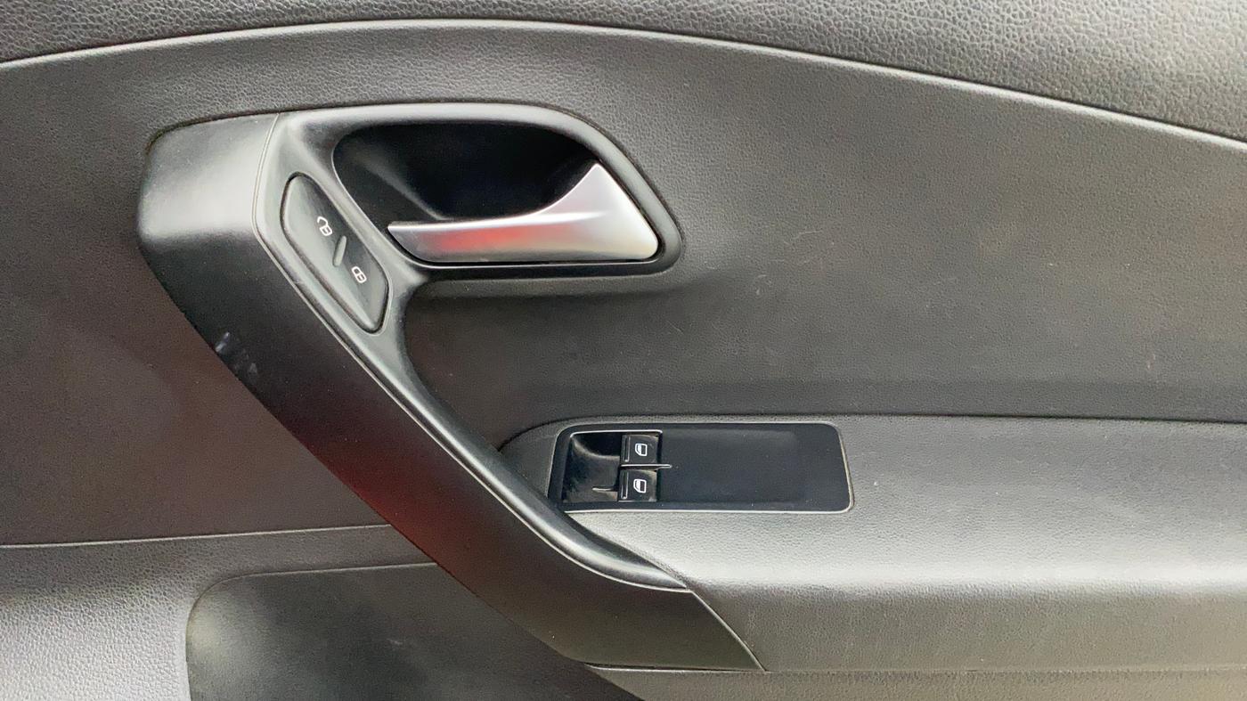 2015 Volkswagen Polo TRENDLINE 1.2L PETROL, Petrol, Manual, 97,950 km, Driver Side Door Panels Control