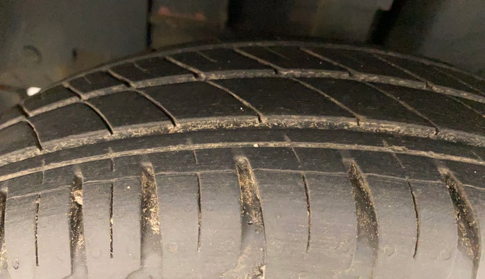 2021 Renault Kwid RXT 0.8, Petrol, Manual, 14,409 km, Left Front Tyre Tread