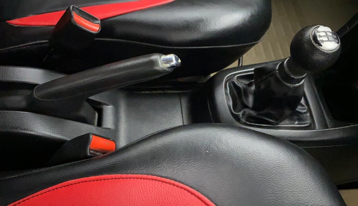 2015 Maruti Swift ZDI, Diesel, Manual, 1,34,650 km, Gear Lever