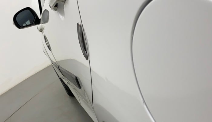 2015 Maruti Swift ZDI, Diesel, Manual, 1,34,650 km, Right quarter panel - Slightly dented