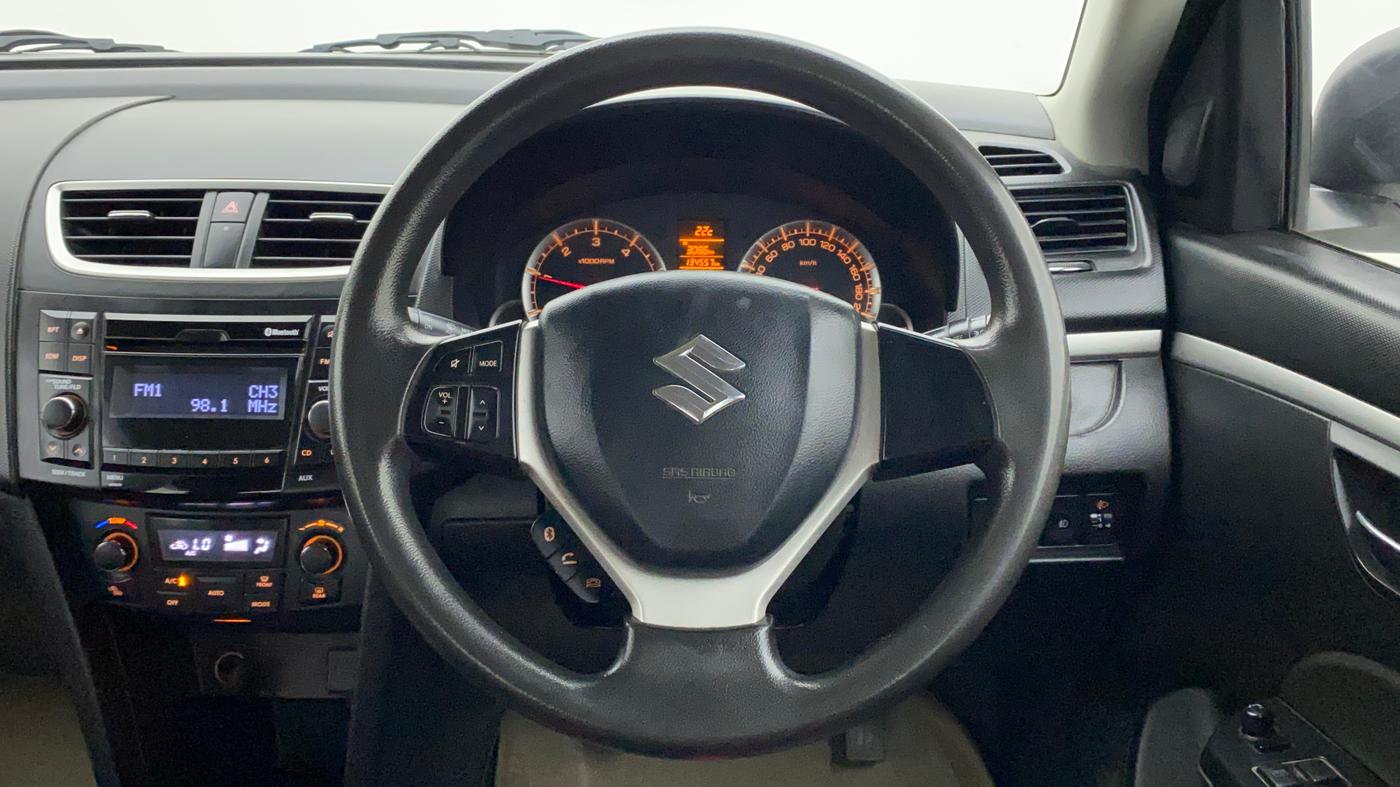 2015 Maruti Swift ZDI, Diesel, Manual, 1,34,650 km, Steering Wheel Close Up