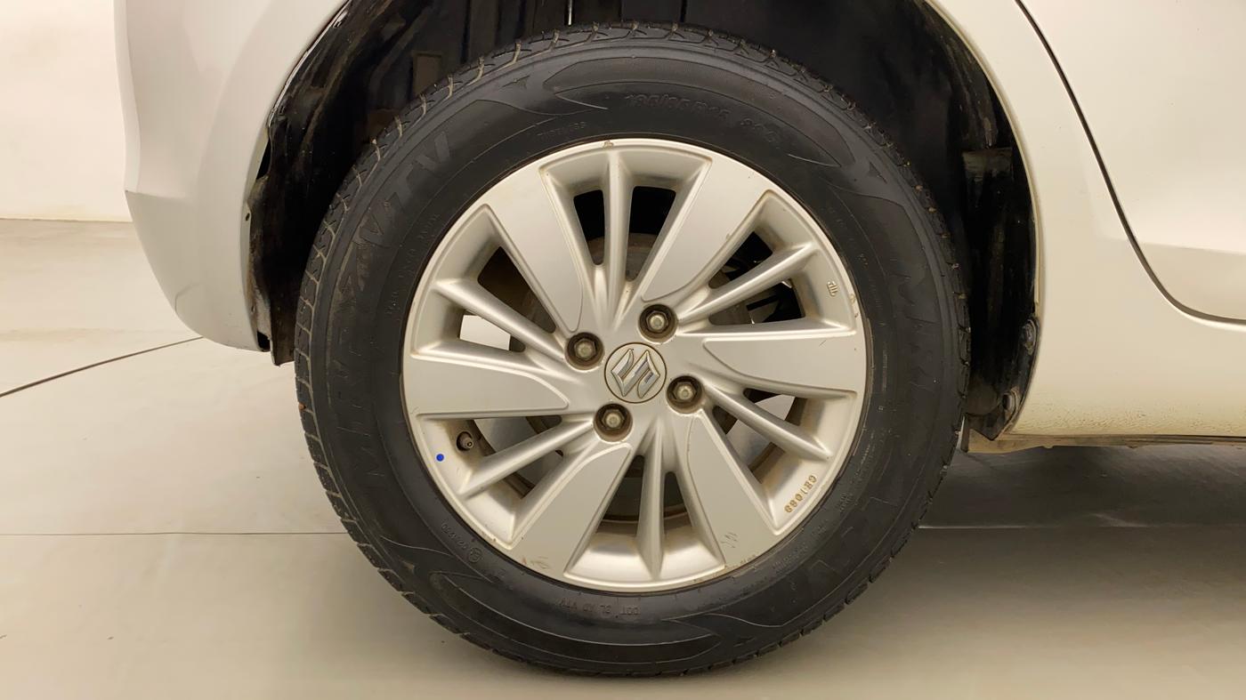 2015 Maruti Swift ZDI, Diesel, Manual, 1,34,650 km, Right Rear Wheel