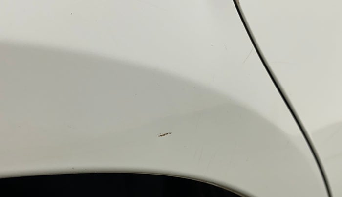 2015 Maruti Swift ZDI, Diesel, Manual, 1,34,650 km, Right quarter panel - Minor scratches