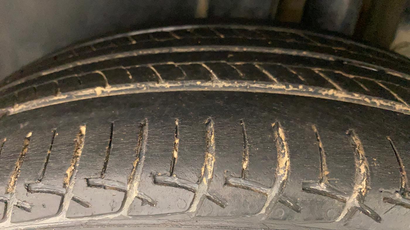 2015 Maruti Swift ZDI, Diesel, Manual, 1,34,650 km, Left Rear Tyre Tread