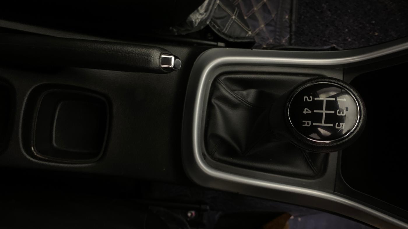 2022 Maruti S Cross ZETA 1.5, Petrol, Manual, 20,371 km, Gear Lever