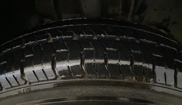 2018 Tata Tiago XM PETROL, Petrol, Manual, 43,885 km, Right Front Tyre Tread