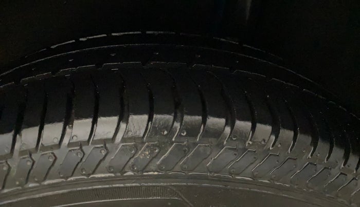 2019 Ford Ecosport TITANIUM 1.5L PETROL, CNG, Manual, 65,800 km, Left Rear Tyre Tread