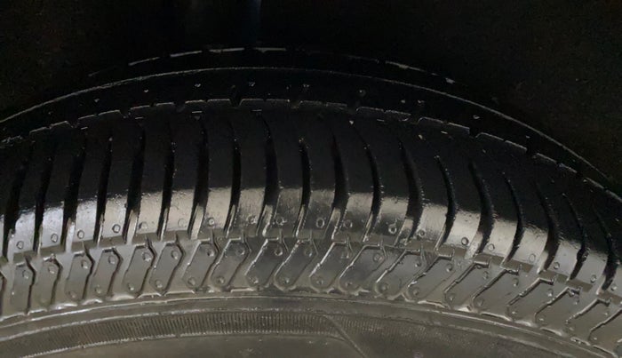 2019 Ford Ecosport TITANIUM 1.5L PETROL, CNG, Manual, 65,800 km, Right Rear Tyre Tread
