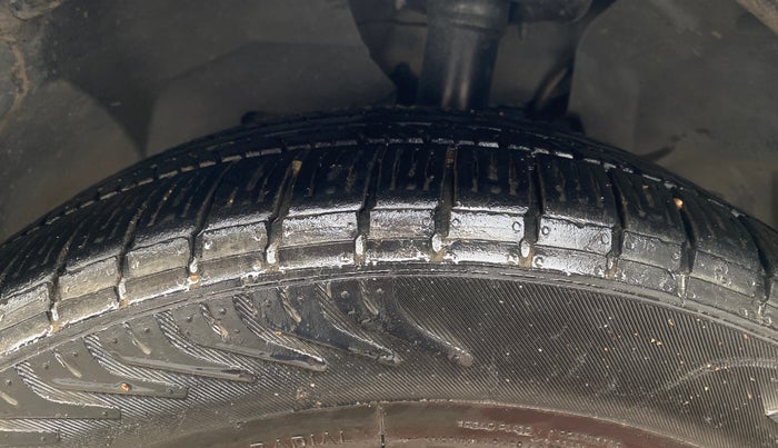 2019 Ford Ecosport TITANIUM + 1.5L DIESEL, Diesel, Manual, 1,05,820 km, Left Front Tyre Tread