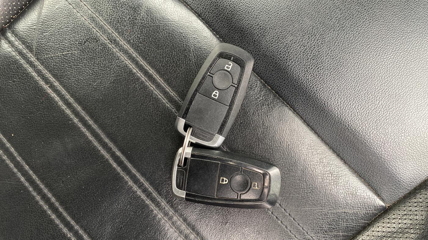 2019 Ford Ecosport TITANIUM + 1.5L DIESEL, Diesel, Manual, 1,05,820 km, Key Close Up