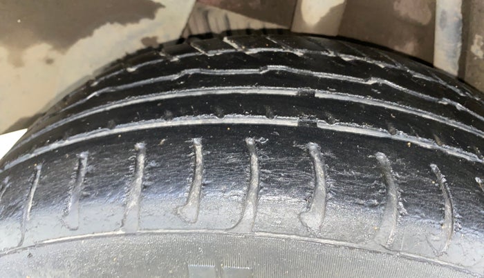 2018 Renault Duster RXS CVT, Petrol, Automatic, 32,660 km, Right Rear Tyre Tread