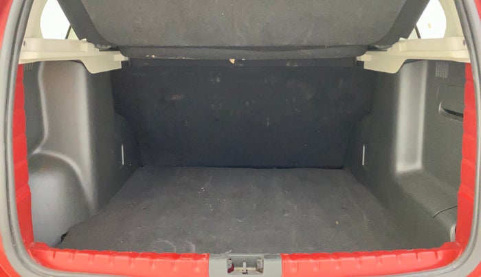 2018 Renault Duster RXS CVT, Petrol, Automatic, 32,660 km, Boot Inside