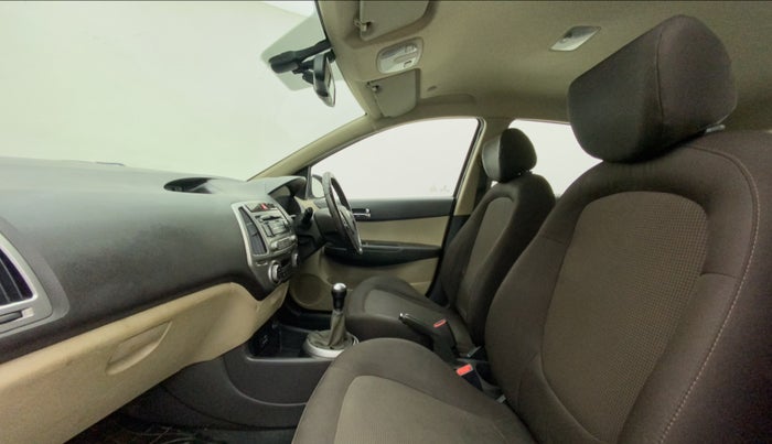 2013 Hyundai i20 SPORTZ 1.2, Petrol, Manual, 60,806 km, Right Side Front Door Cabin