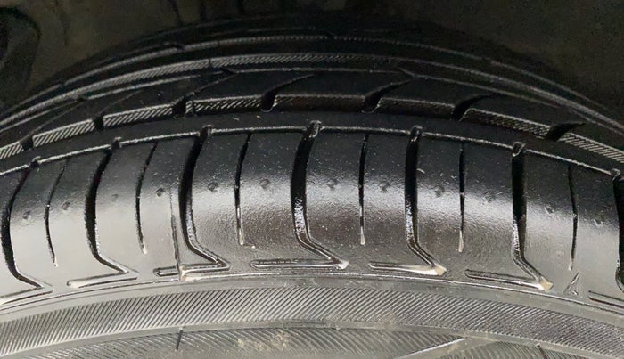 2013 Hyundai i20 SPORTZ 1.2, Petrol, Manual, 60,806 km, Left Front Tyre Tread